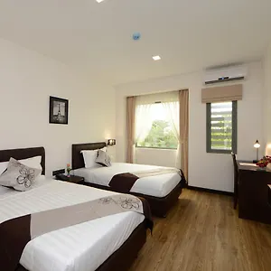 3* Hotel Lexus