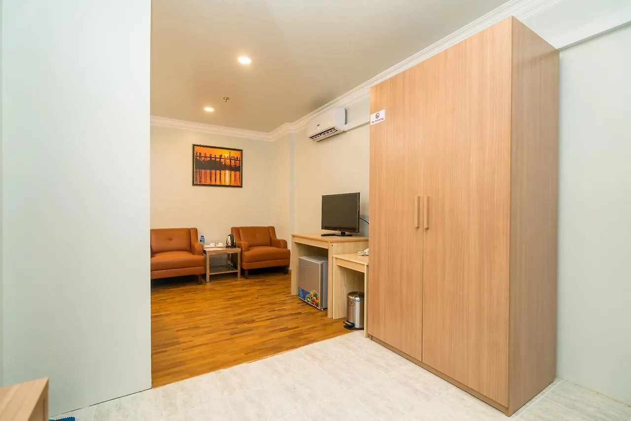 Sakura Hotel & Service Apartment Янгон